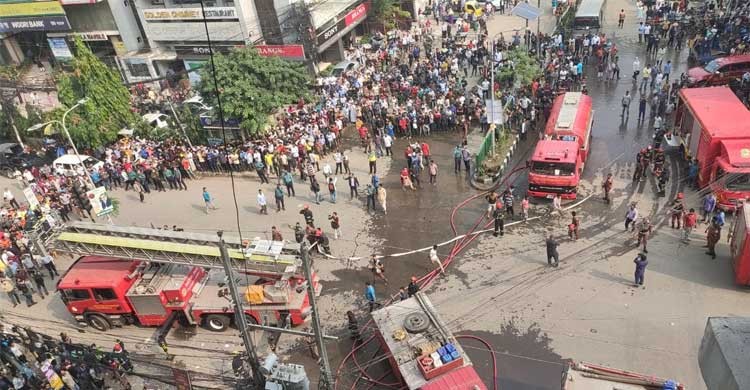 আর কে টাওয়ারের অগ্নিকাণ্ডে দগ্ধ ৩