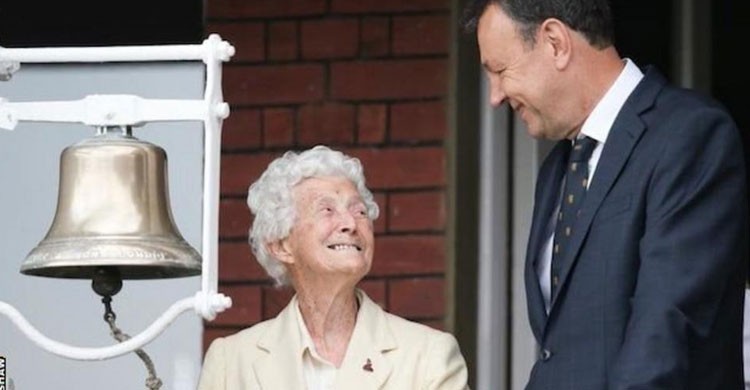 World’s oldest Test cricketer dies