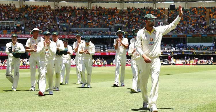 Australia romp to nine-wicket win and 1-0 lead