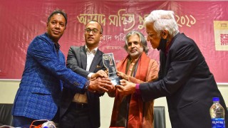 অনুবাদ সাহিত্য পুরস্কার পেলেন আলম খোরশেদ ও রওশন জামিল