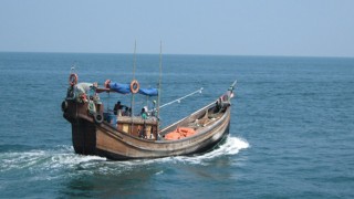 জলদস্যু বাহিনীর ৫ সদস্য অস্ত্রসহ গ্রেপ্তার