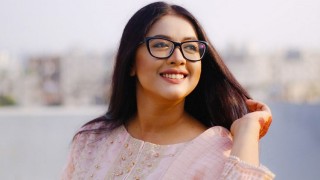 ঐশীর গানে মডেল হলেন সানি লিওন