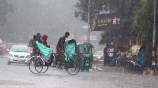 জাওয়াদের প্রভাবে টানা বৃষ্টি, রাজধানীতে ভোগান্তি