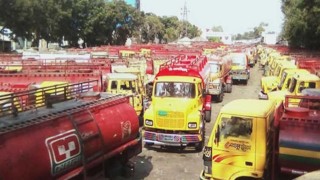 খুলনাসহ সারাদেশে ট্যাংক-লরিতে জ্বালানি পরিবহন বন্ধের ঘোষণা