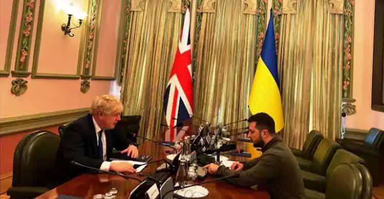 Boris Johnson Pays Surprise Visit to Ukraine