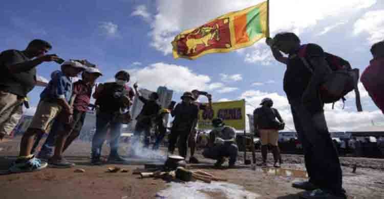 Sri Lankan protesters mark new year near president’s office