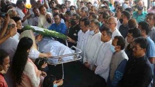 People pay glowing tributes to Muhith at Central Shaheed Minar