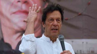 Imran Khan to address nation ahead of no-confidence vote