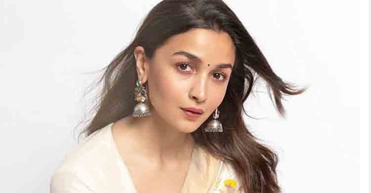 Alia Bhatt also surpassed Jennifer Lopez in popularity