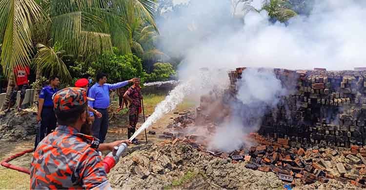 বাগেরহাটে অবৈধ ইটভাটা ধ্বংস