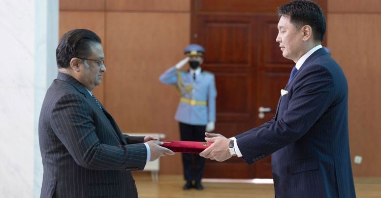 Bangladesh Ambassador presents credentials to Mongolian President