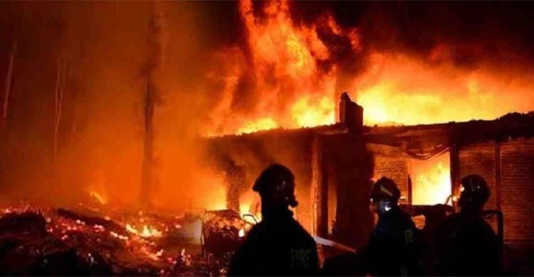 Hazaribag slum catches fire