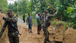 ১৩ ঘণ্টা পর বাঘাইহাট-মারিশ্যা সড়কে যান চলাচল স্বাভাবিক