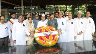 Newly-appointed HC judges pay homage to Bangabandhu