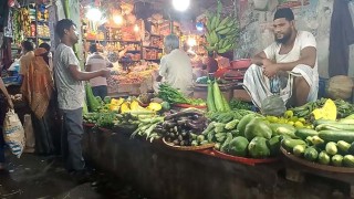 তেলের মূল্যবৃদ্ধির প্রভাব বরিশালের নিত্যপণ্যের বাজারে