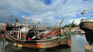 বঙ্গোপসাগরে এখনো নিখোঁজ ৭ ট্রলারসহ ১৩৩ জেলে