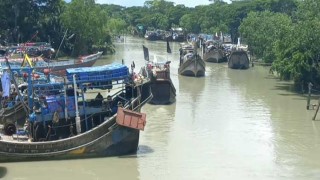 ভাসতে ভাসতে ১৭ জেলে কাকদ্বীপ, ২ জেলের মৃত্যু