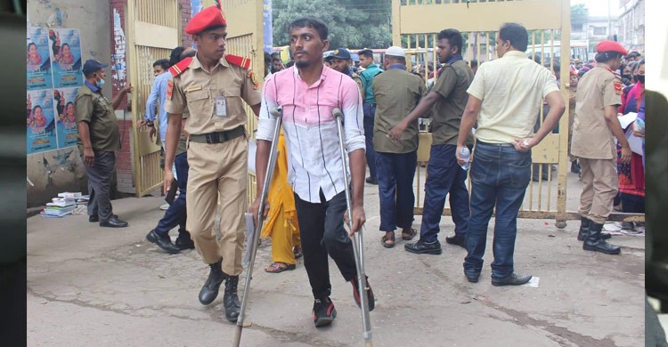 স্বপ্নের কাছে হার মানে 'প্রতিবন্ধকতা'