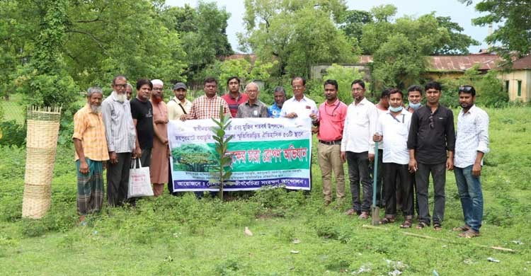 বট বৃক্ষের শীতল ছায়ায় শহীদ সন্তানেরা ঘুমিয়ে থাকুক