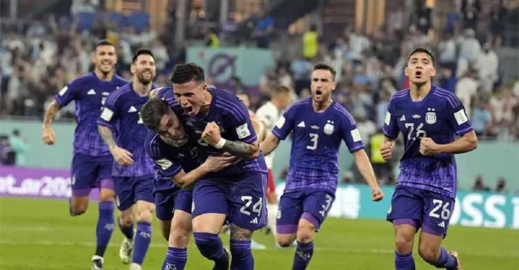 Argentina beat Poland 2-0 to top Group C