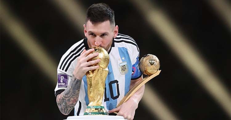 World Cup winner Messi agrees to stay at PSG