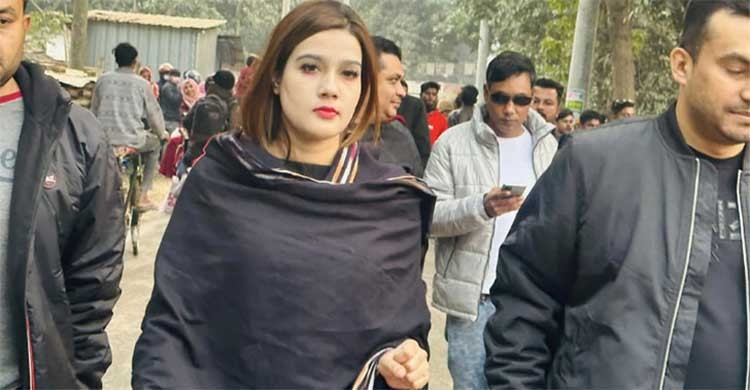 Mahiya Mahi buys Awami League’s nomination form