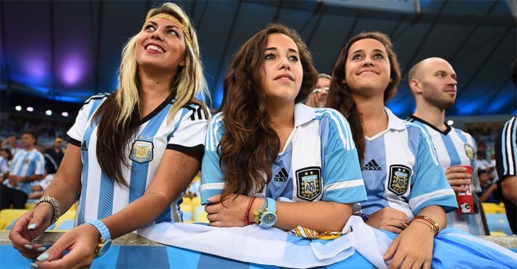 Argentina revel in 'home' support at World Cup