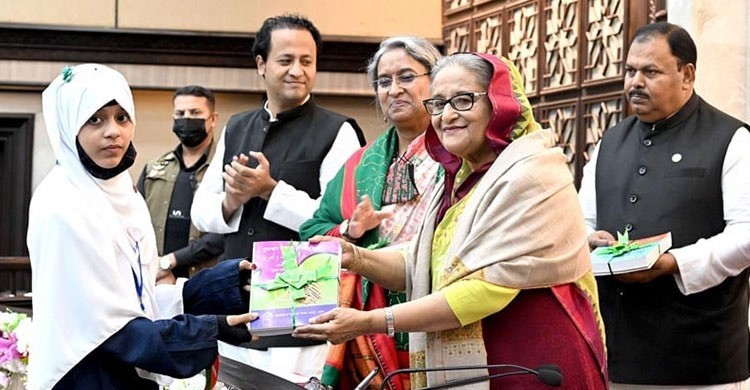 PM launches nationwide free textbook distribution