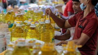 Soybean oil price cut by Tk 5 per litre