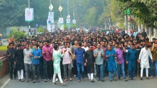 বিএনপির  বিক্ষোভের প্রতিবাদে ঢাবিতে সরব ছাত্রলীগ