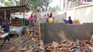 রেকর্ডীয় বলে ব্যবসায়ীর প্রতিষ্ঠান, খাস বলে উচ্ছেদ