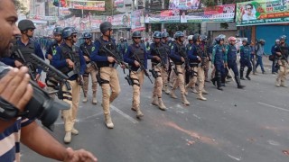 ১০ মিনিটেই পুলিশের নিয়ন্ত্রণে নয়াপল্টন