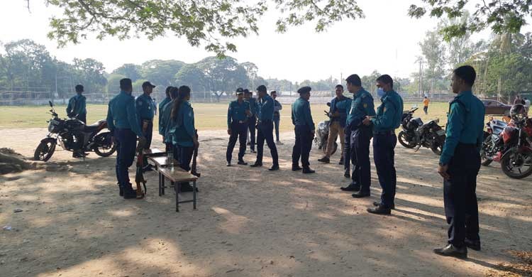 সমাবেশস্থলে প্রবেশ করতে পারেনি নেতা-কর্মীরা