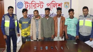 সৈকত পাড়ে ডাকাতির প্রস্তুতিকালে আটক ৫