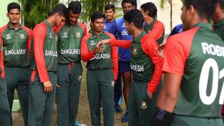 ৫৫ ঘণ্টার ভ্রমণ শেষে নিরবে দেশে ফিরলেন যুবারা