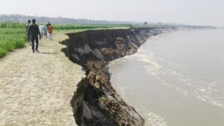 দৌলতপুরে পদ্মার ভাঙনে ৩ হাজার বিঘা ফসলি জমি নদীগর্ভে