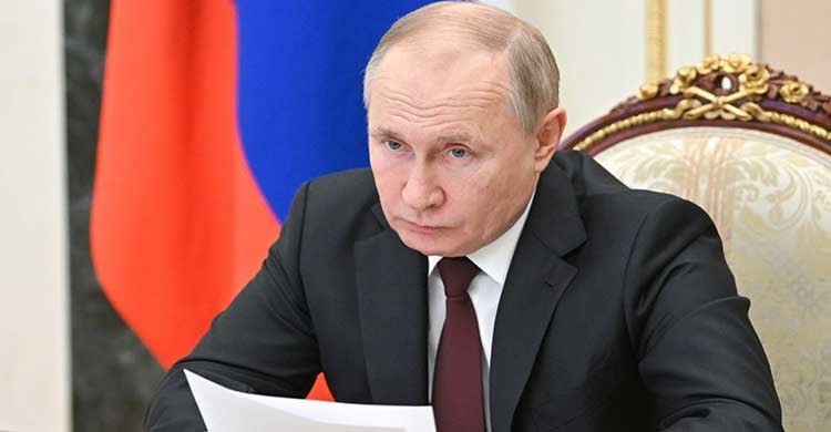 Putin orders nuclear alert as Ukraine fiercely resists