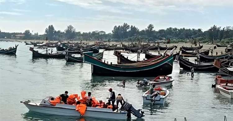 সেন্টমার্টিনে জাহাজ চলাচলে নিষেধাজ্ঞা