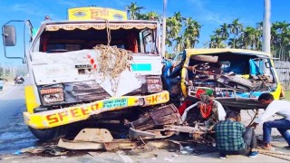 টাঙ্গাইলে ট্রাক-পিকআপ সংঘর্ষে নিহত ২