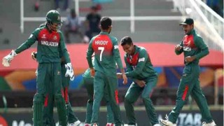 India swat aside Bangladesh to make U19 World Cup semis