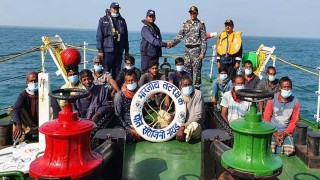 ২০ জেলেকে কোস্ট গার্ডের কাছে হস্তান্তর করল ভারত