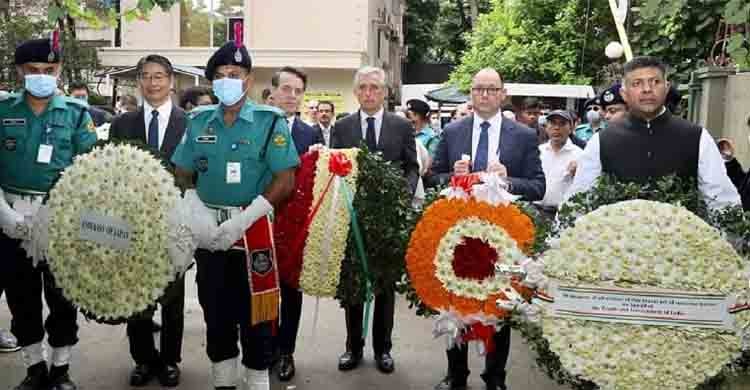 Foreign envoys remember those killed in Holey Artisan attack