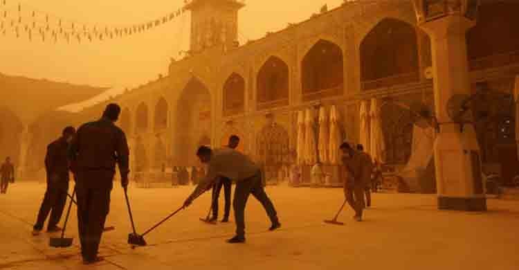 Iran shuts offices and schools as sandstorm hits Tehran