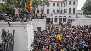 শ্রীলঙ্কায় নিরাপত্তা বাহিনীর টিয়ারশেলে যুবকের মৃত্যু