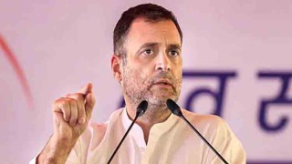 Rahul Gandhi detained by dilhi pollice