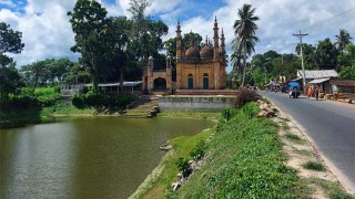 স্থাপত্যশিল্পের অনন্য নিদর্শন হাত কাটা মিয়া মসজিদ