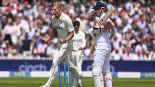 New Zealand collapse leaves England needing 277 to win 1st Test