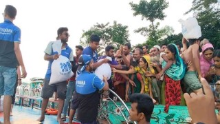 বন্যার্তদের পাশে সুনামগঞ্জে ইয়ামাহা রাইডার্স ক্লাবের ত্রাণ বিতরণ