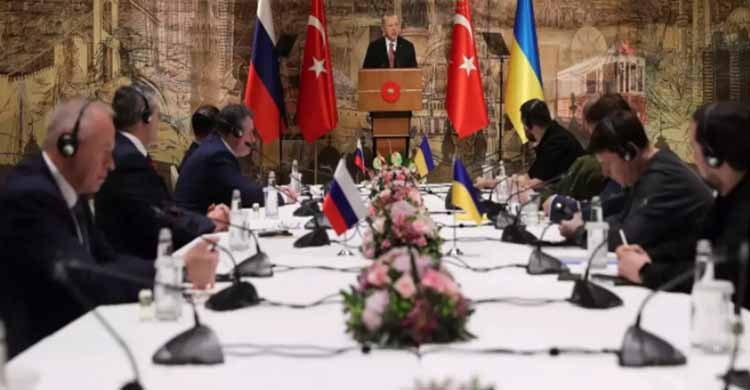 Ukraine, Russia begin talks in Istanbul