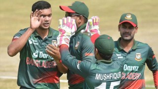 South Africa bat against Bangladesh